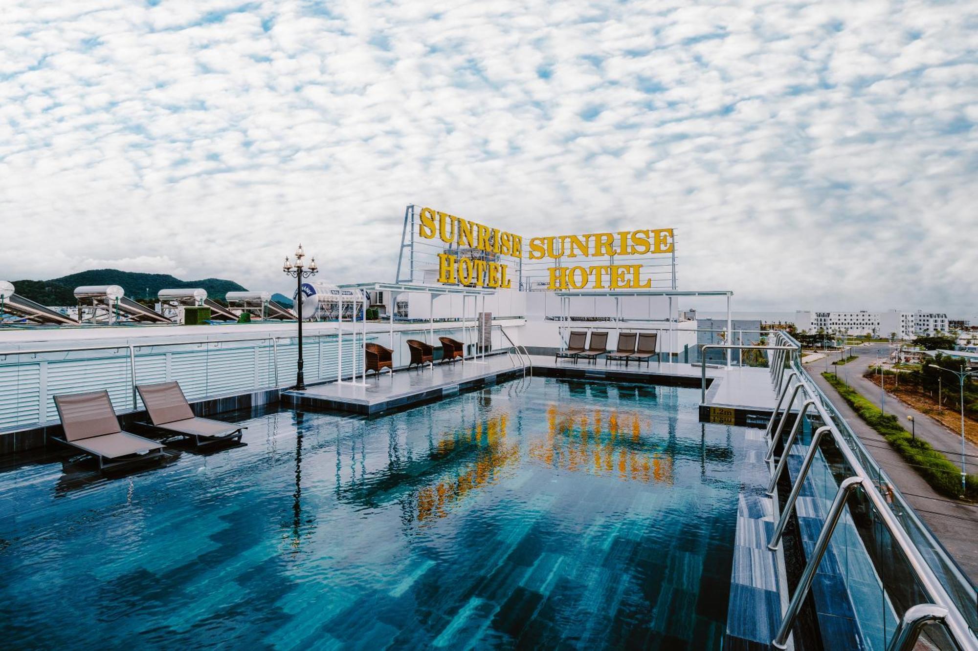 Sunrise Hotel Hà Tiên Exteriör bild
