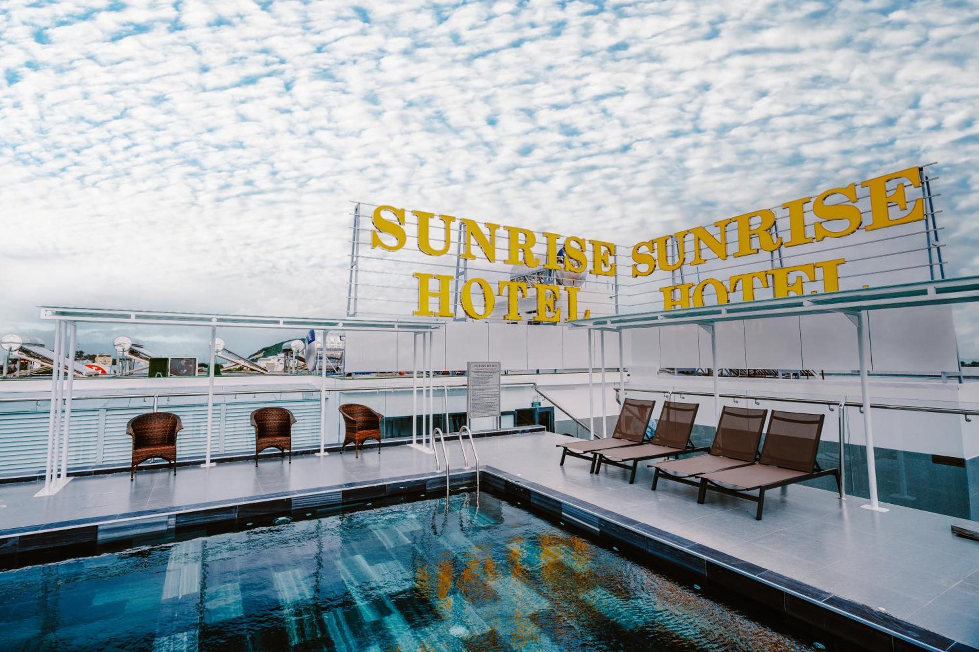 Sunrise Hotel Hà Tiên Exteriör bild